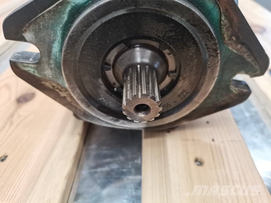 New Holland LM 5060 {Rexroth A10V} working pump Hydraulik