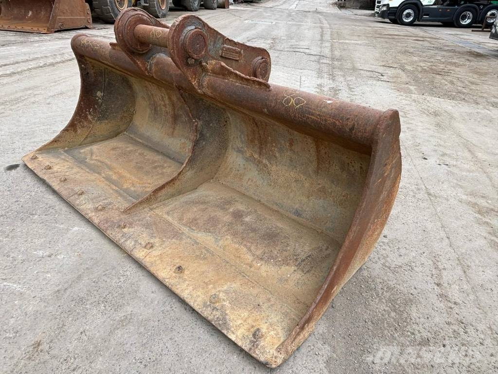 Strickland Grading Bucket 80mm Pins Buckets