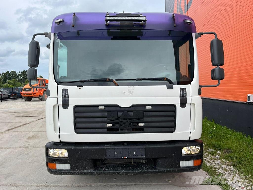 MAN TGL 8.180 4x2 PK 4200 YEAR 2013 / PLATFORM L=3710 Camioane cu macara