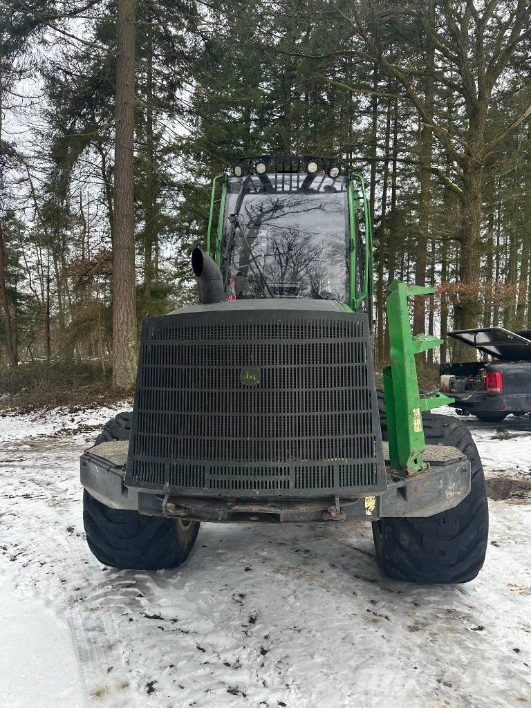 John Deere 1210 E Forvarderi