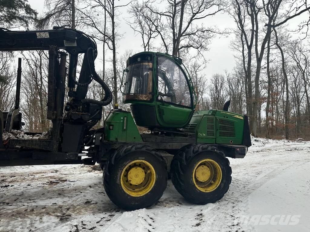 John Deere 1210 E Forvarderi