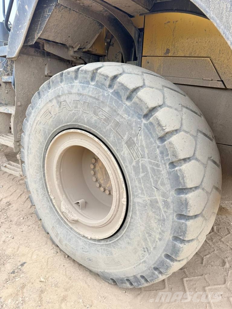 Komatsu WA380-8EO Chargeuse sur pneus