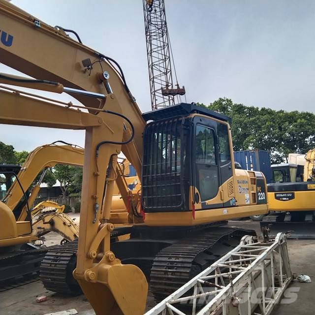 Komatsu PC 220 LC 大型油圧ショベル12t以上（パワーショベル・ユンボ）