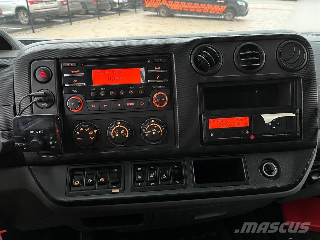 Renault D 7.5 4x2 ONLY 34247 km ! / BOX L=6309 mm Camiones con caja de remolque