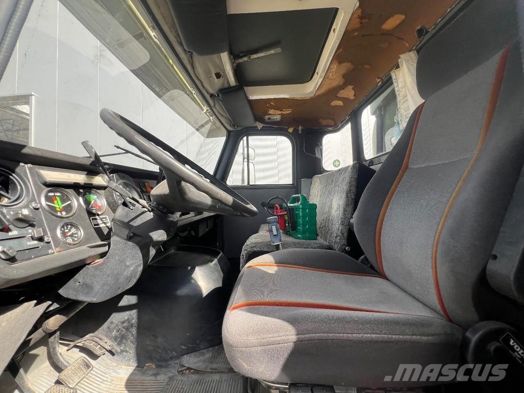Volvo N10 6X4 Robson-Drive + TANK 14.000 LITER Ostali kamioni