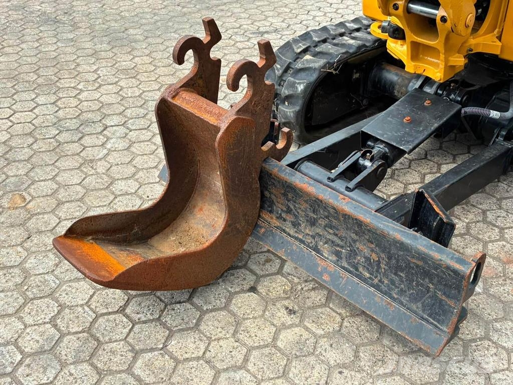 CAT 301.6-05 Mini bageri <7t