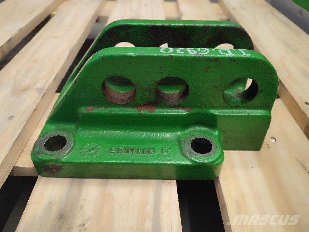 John Deere Central bolt hook R111555 John Deere 6920 Alváz és felfüggesztés