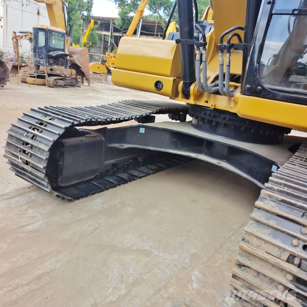 CAT 320 GC 3000 units excavators in stock Raupenbagger