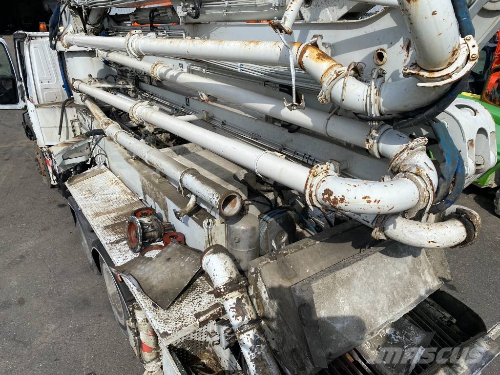 Mercedes-Benz AROCS 2643 6x4/SERMAC 5Z36 1er Main endommagée Betonpomptrucks