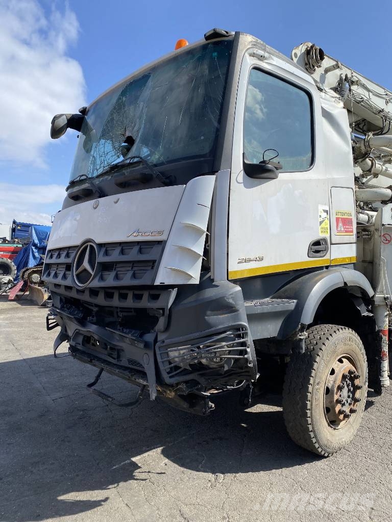 Mercedes-Benz AROCS 2643 6x4/SERMAC 5Z36 1er Main endommagée Betonpomptrucks