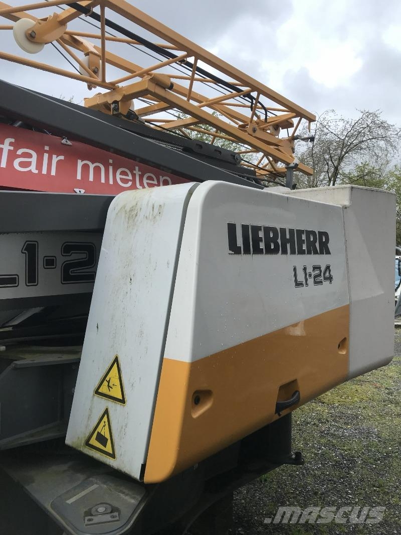 Liebherr L1-24 塔式起重機