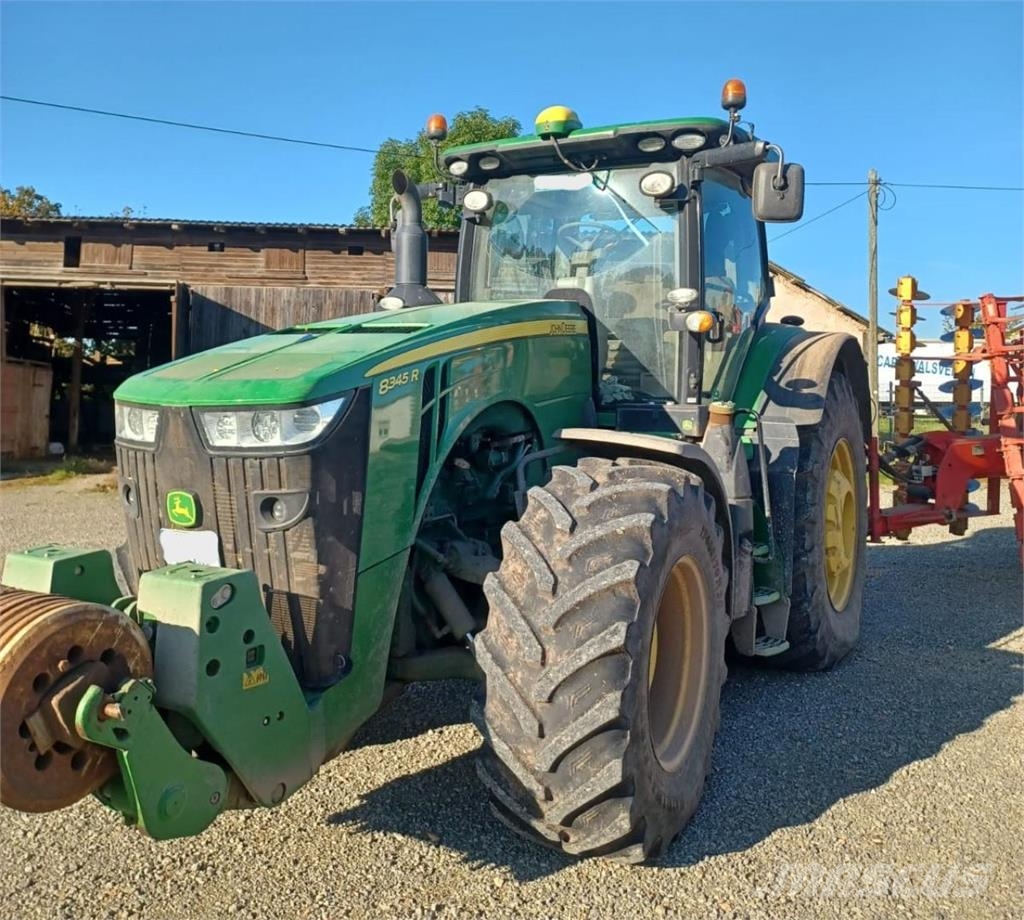 John Deere 8345R Traktorji