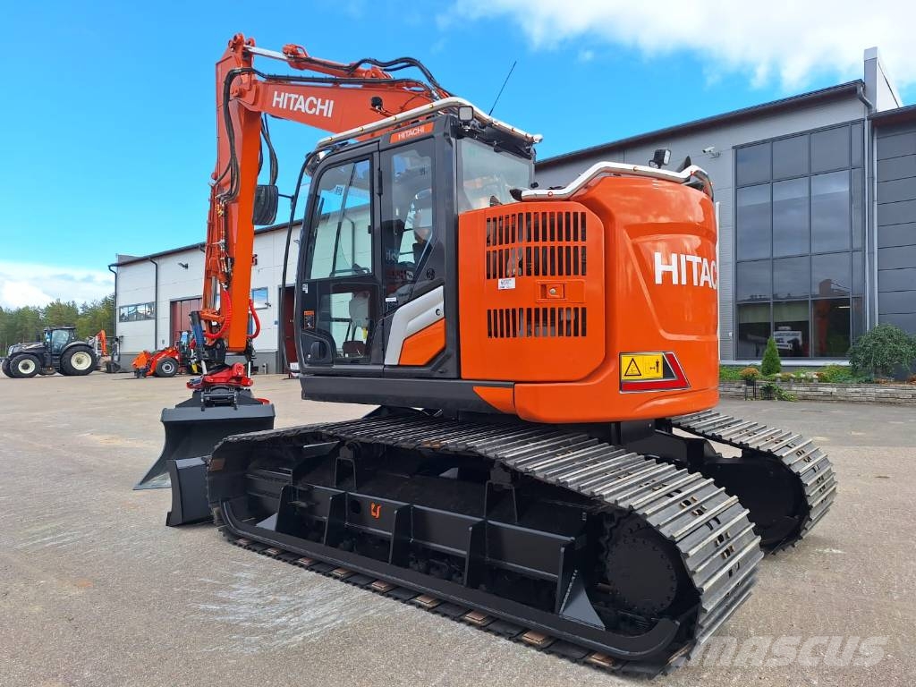Hitachi ZX135USL-7 JATKETTU SUOALUSTA PUSKULEVYLLÄ 履带挖掘机