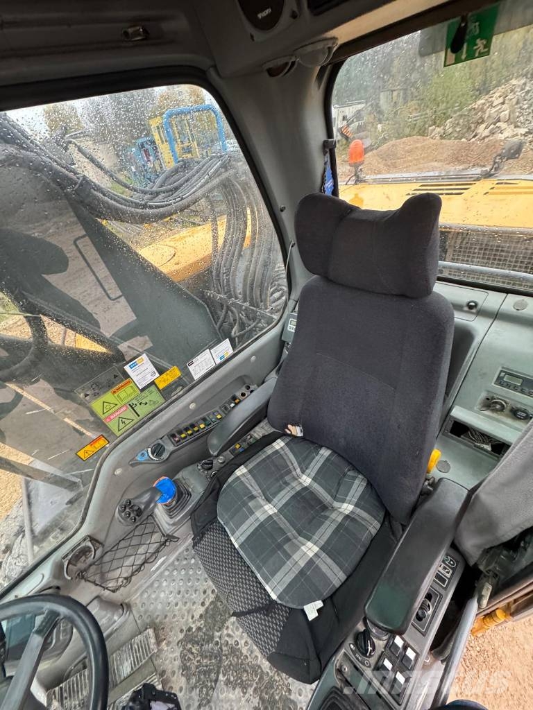 Volvo EW 160 B حفارات بعجل