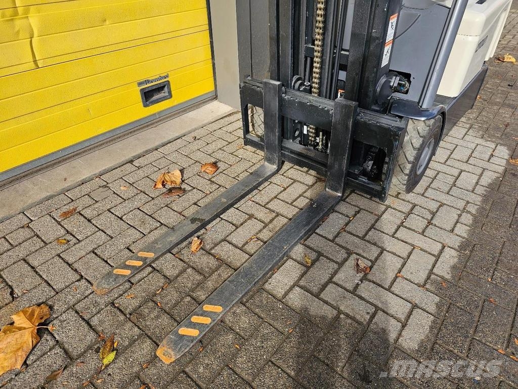 Crown SCT6010-1.3 Electric forklifts