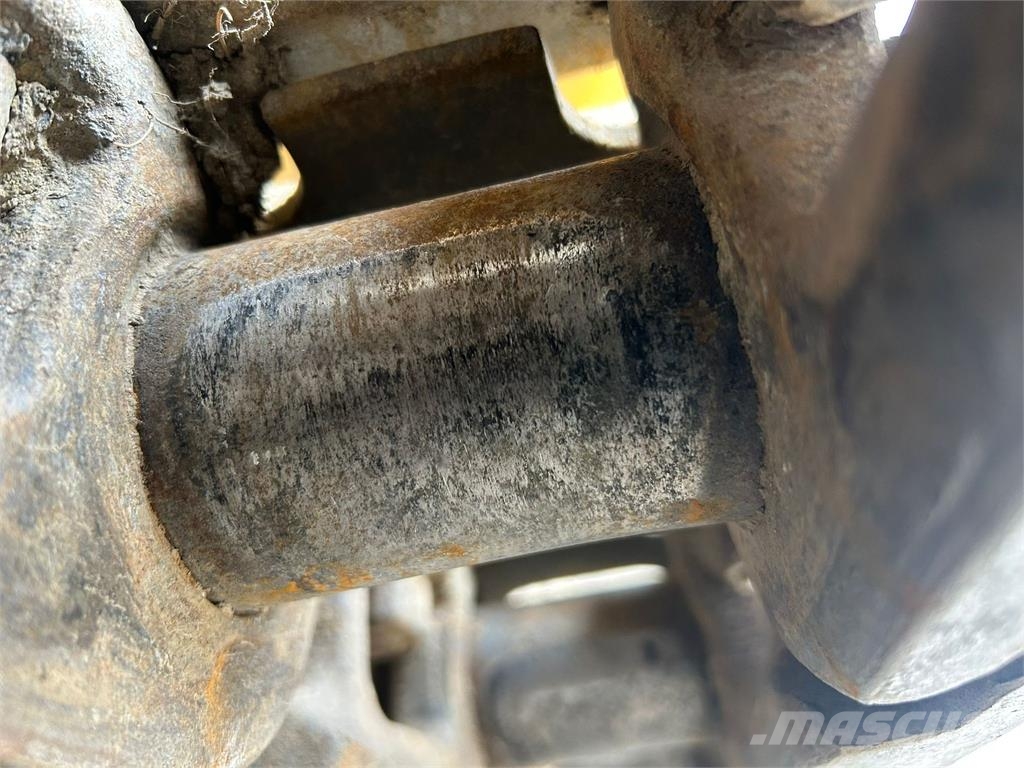 JCB JS160LC PYÖRITTÄJÄLLÄ Excavadoras sobre orugas