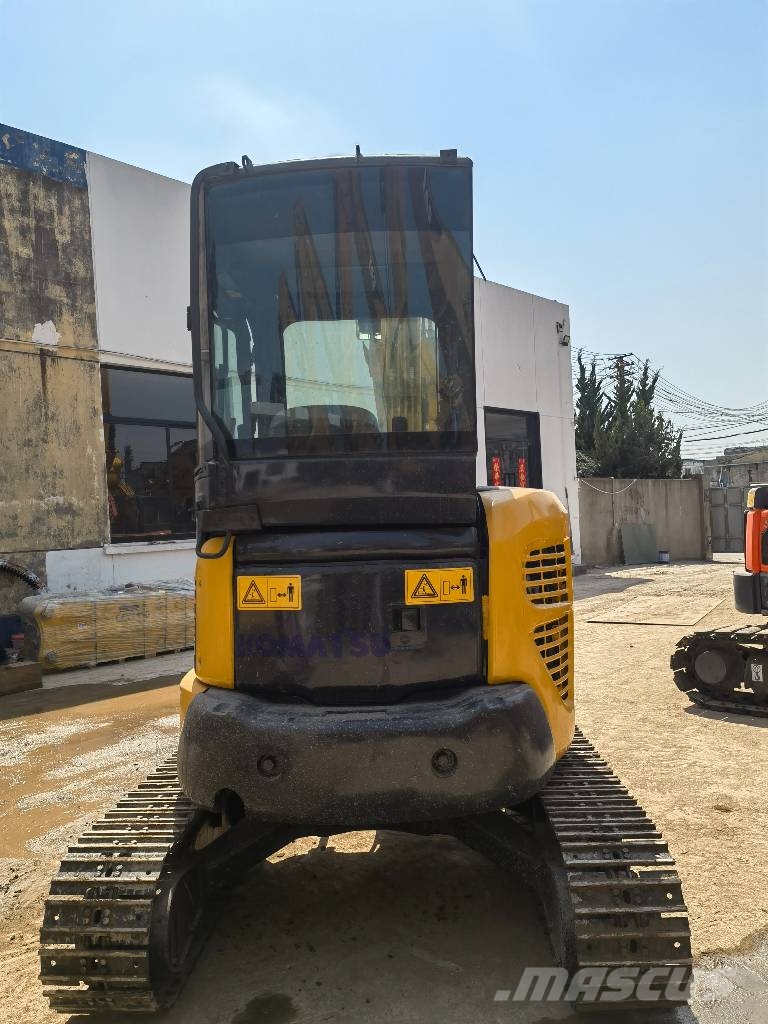 Komatsu PC 35 小型挖掘机