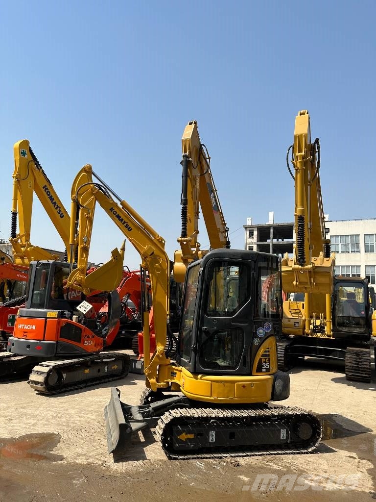 Komatsu PC 35 小型挖掘机