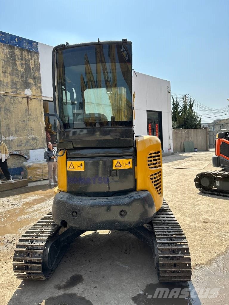 Komatsu PC 35 小型挖掘机
