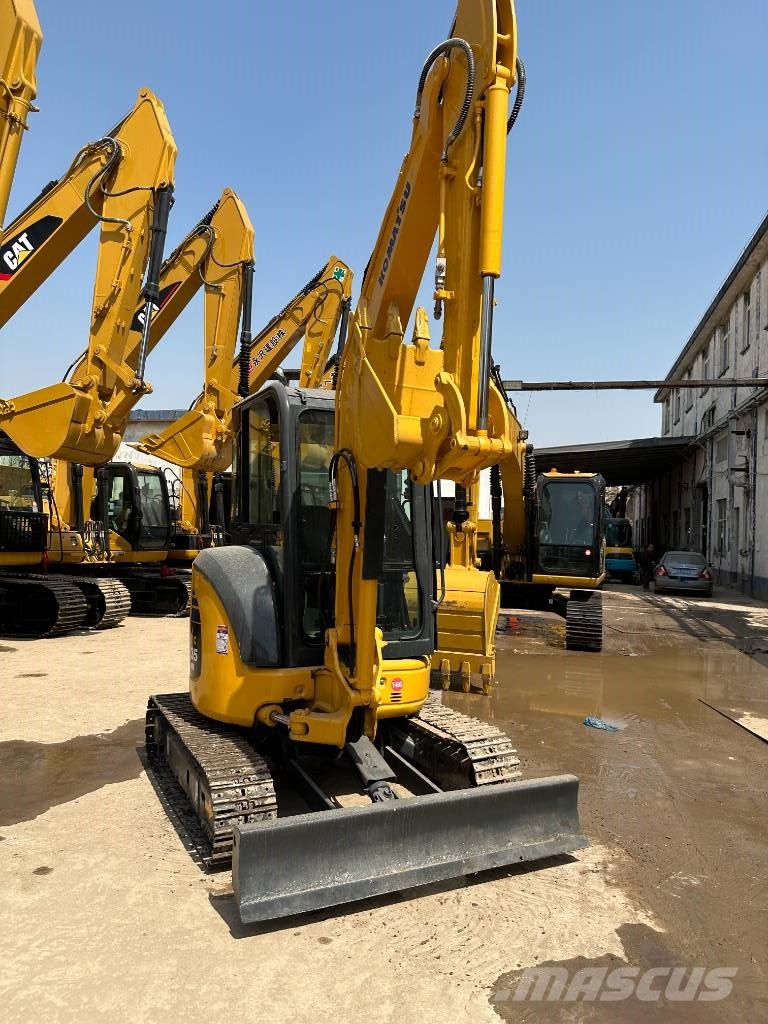 Komatsu PC 35 小型挖掘机