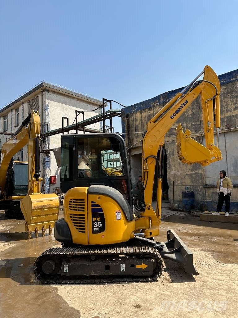Komatsu PC 35 小型挖掘机