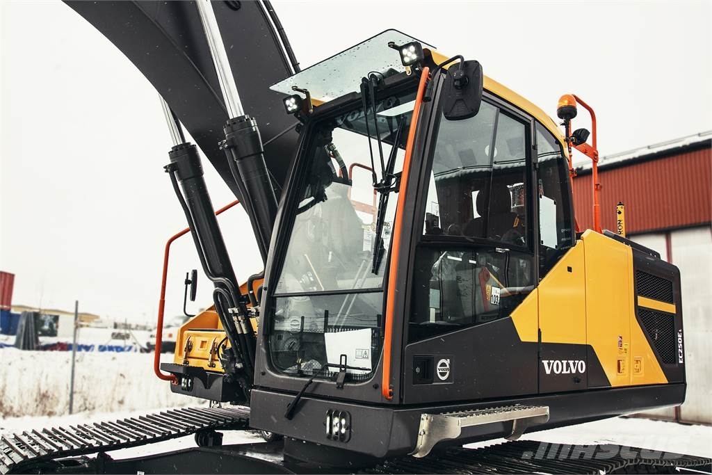 Volvo EC 250 E , Uthyres 履带挖掘机