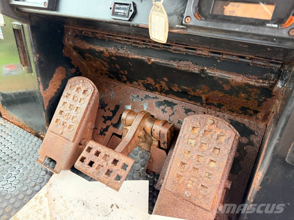 CAT 953 C Tracked Loading Shovel Roomiklaadurid