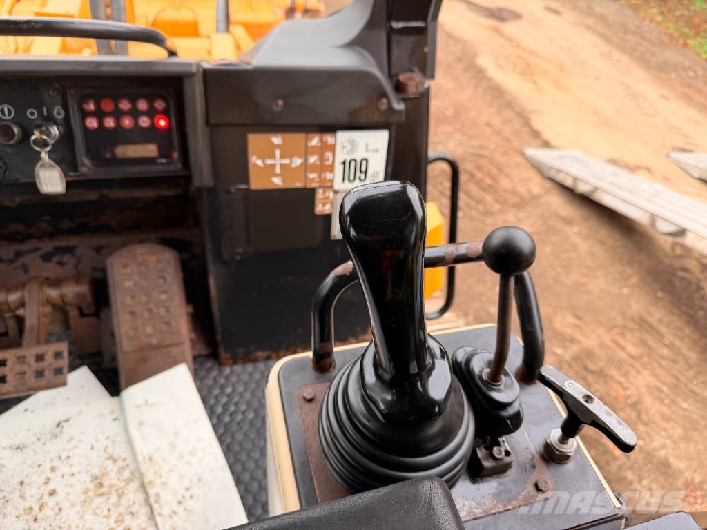 CAT 953 C Tracked Loading Shovel Roomiklaadurid