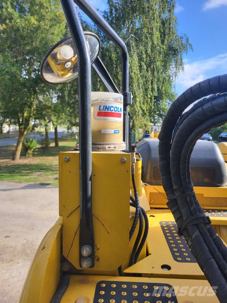 Komatsu PC138US-11 Roomikekskavaatorid