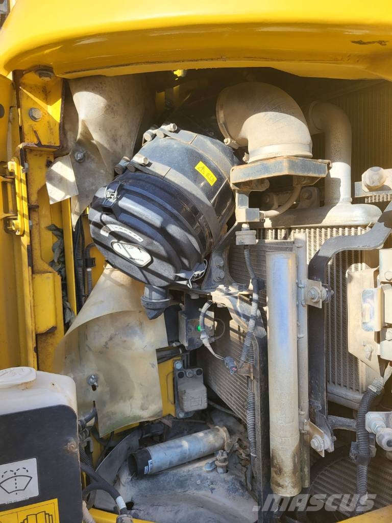 Komatsu PC138US-11 Roomikekskavaatorid