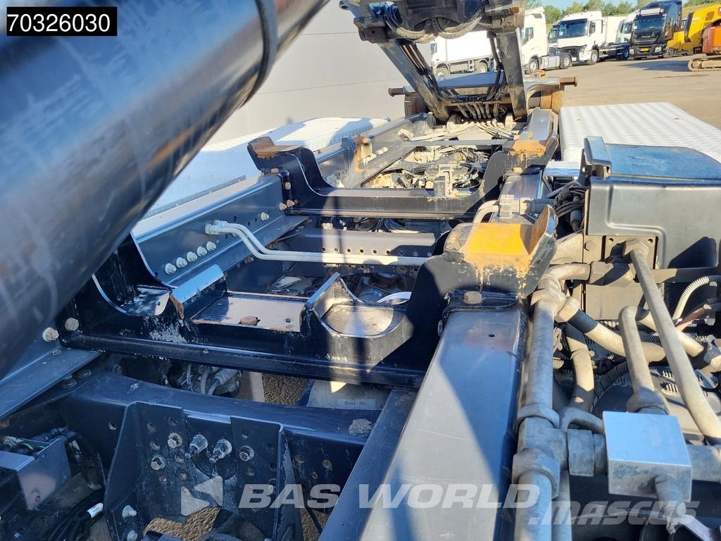 Volvo FMX 460 8X4 HIAB XR21Z59 Containers system Big-Axl Camiones polibrazo