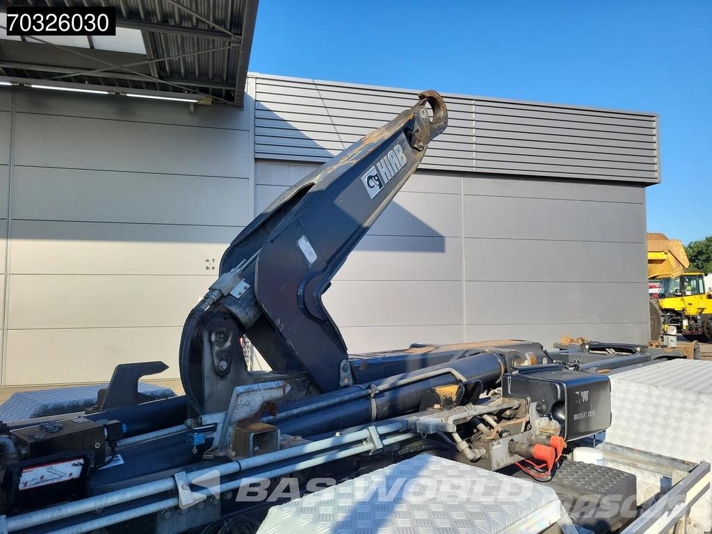 Volvo FMX 460 8X4 HIAB XR21Z59 Containers system Big-Axl Camiones polibrazo