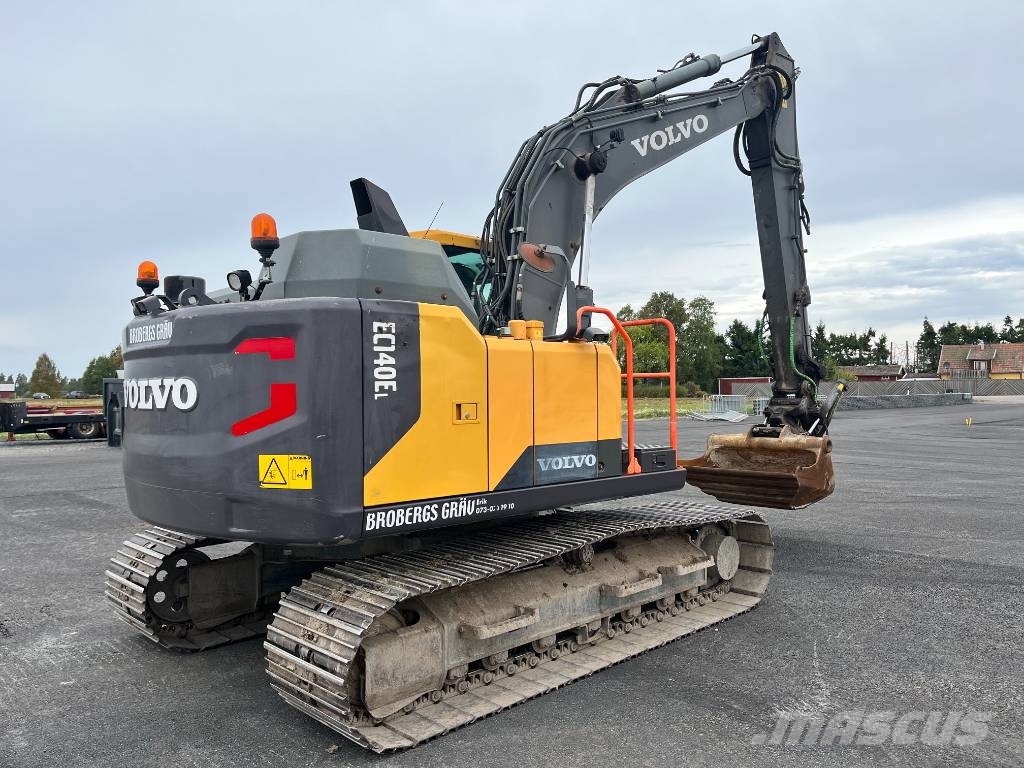 Volvo EC 140 EL حفارات زحافة