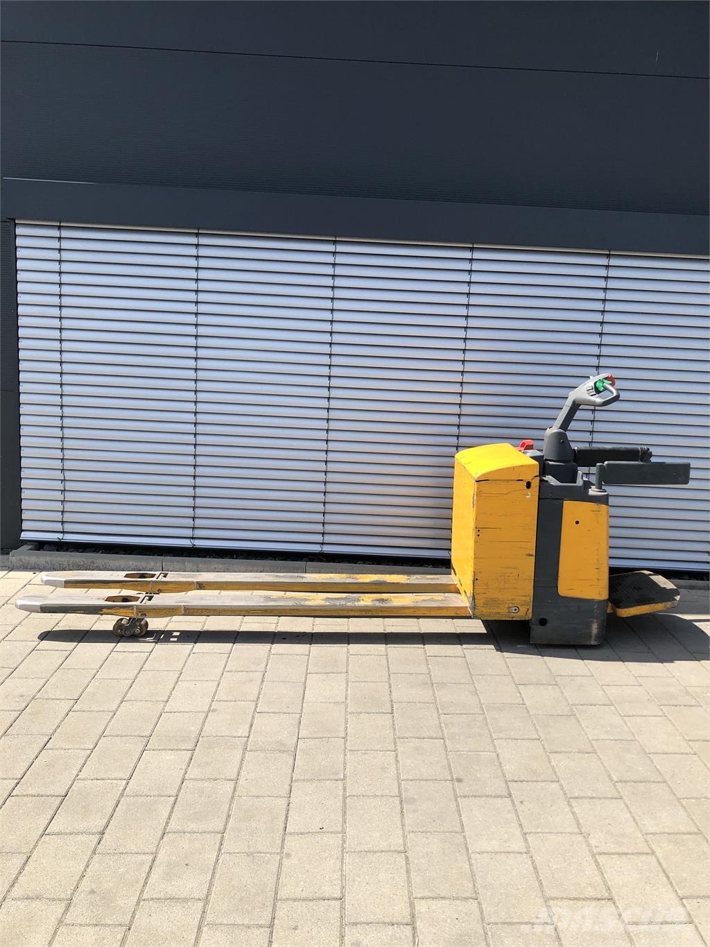 Jungheinrich ERE120 | 2400mm Nízkozdvižné vozíky