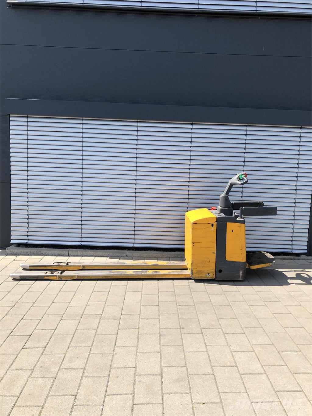 Jungheinrich ERE120 | 2400mm Nízkozdvižné vozíky