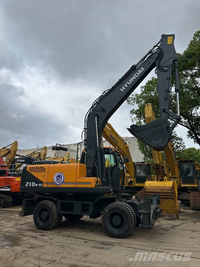 Hyundai 210W-9T Wheeled excavators
