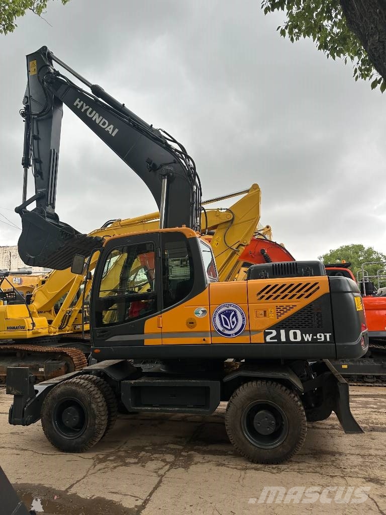 Hyundai 210W-9T Wheeled excavators