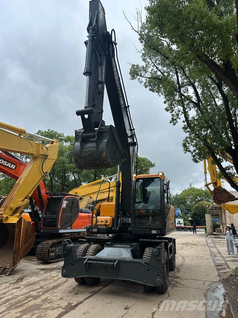 Hyundai 210W-9T Wheeled excavators