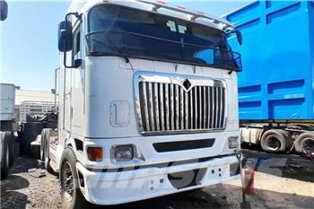 International 9800 6X4 기타 트럭