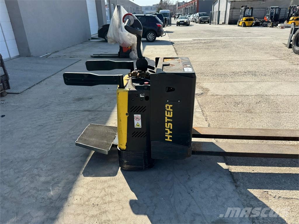 Hyster P2.0S - no battery معدات التكديس الجوالة
