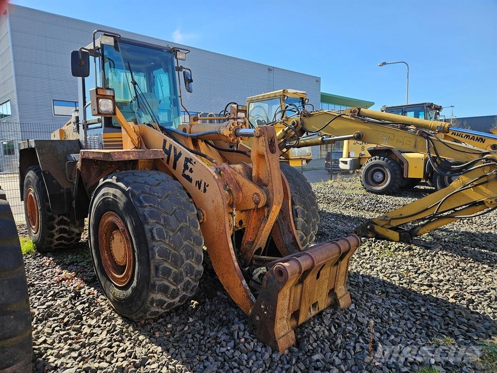 CASE 821C -  (For parts) Wheel loaders