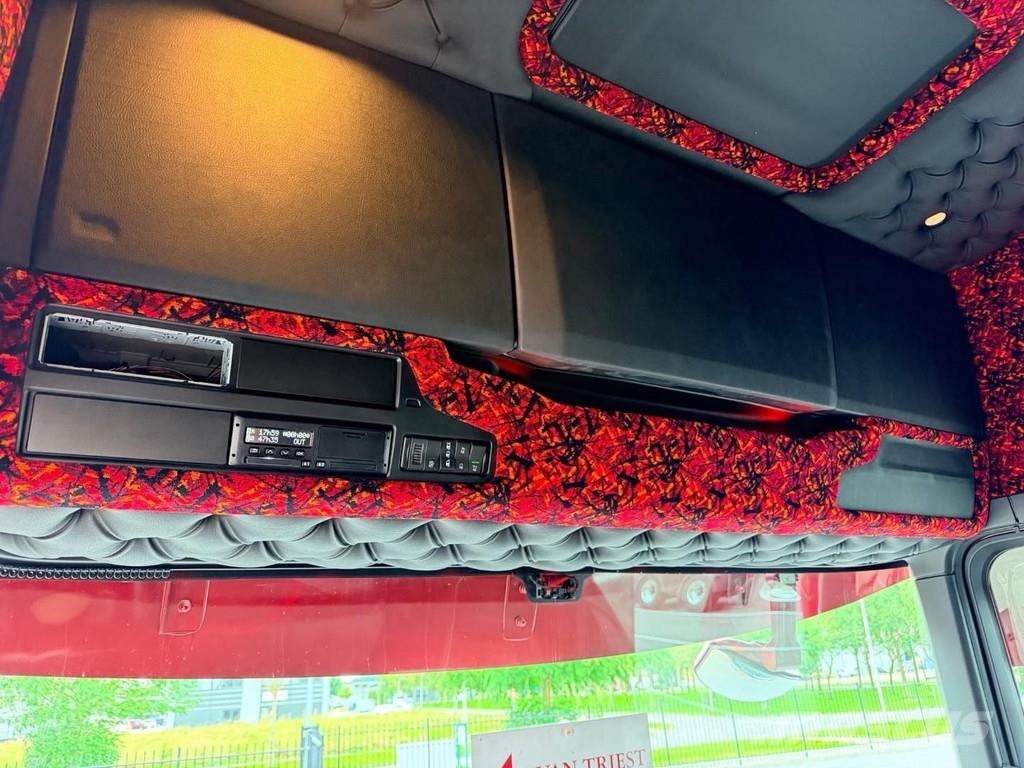 Scania R 580 full air, Retarder, special interior Tractor Units