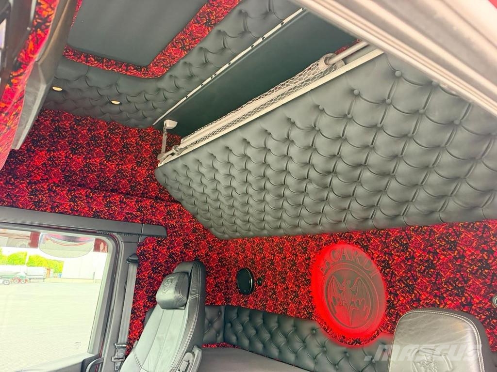 Scania R 580 full air, Retarder, special interior Vetopöytäautot