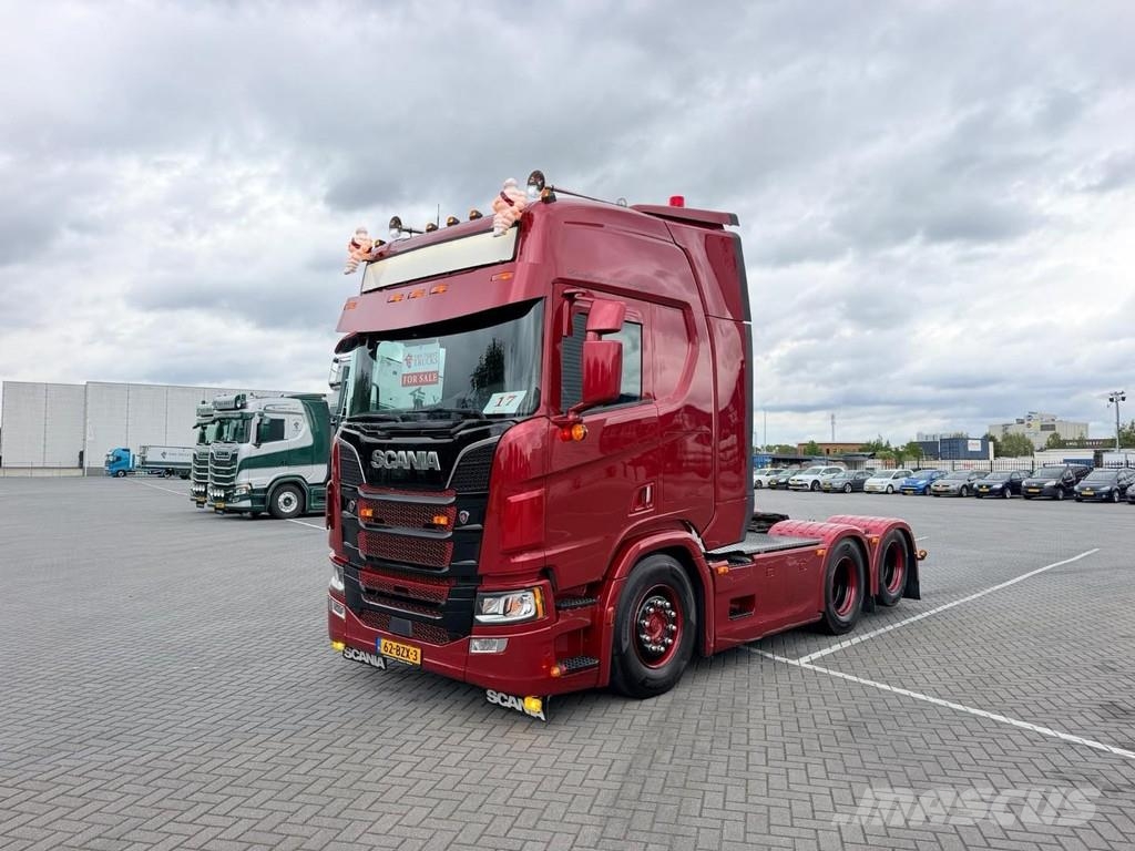Scania R 580 full air, Retarder, special interior Vetopöytäautot