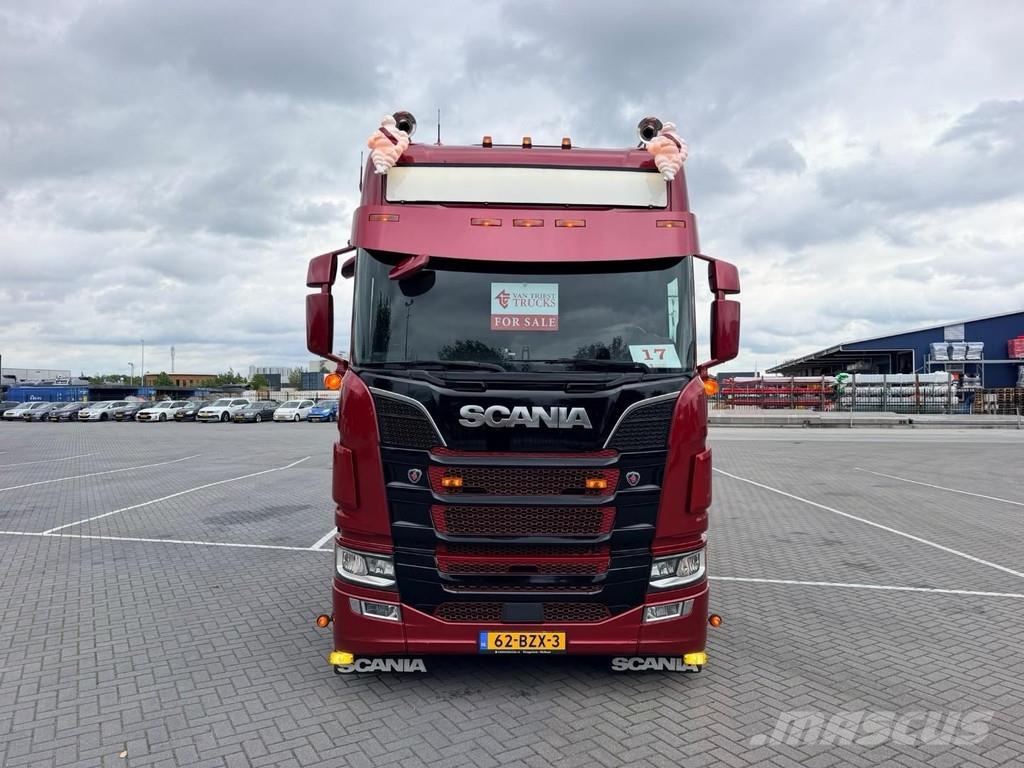 Scania R 580 full air, Retarder, special interior Vetopöytäautot