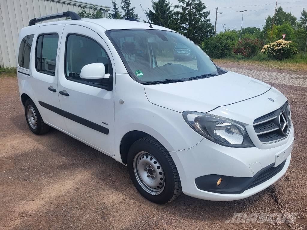 Mercedes-Benz Citan 111 CDI Vehículos de caha cerrada