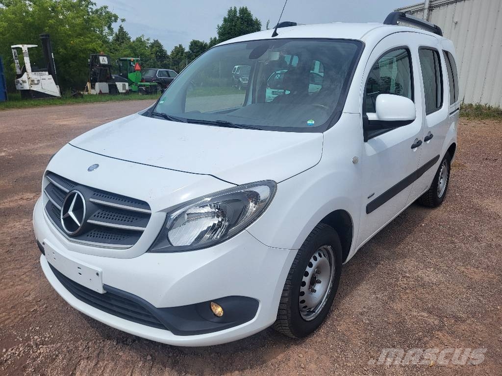 Mercedes-Benz Citan 111 CDI Vehículos de caha cerrada