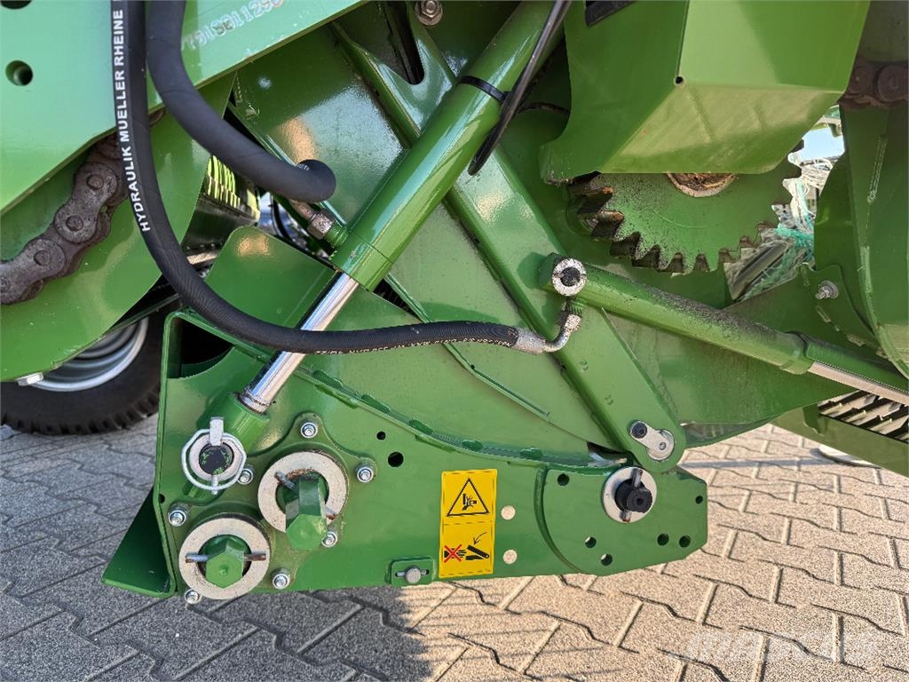 Krone Comprima F 125 XC محزمات مستديرة