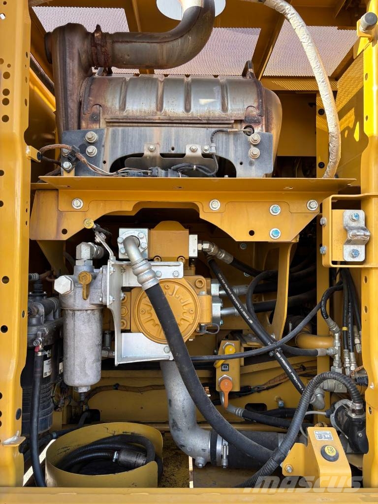 CAT 330 (NEXT GEN) Escavadoras de rastos