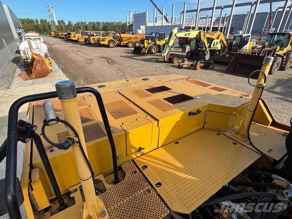 CAT 330 (NEXT GEN) Escavadoras de rastos